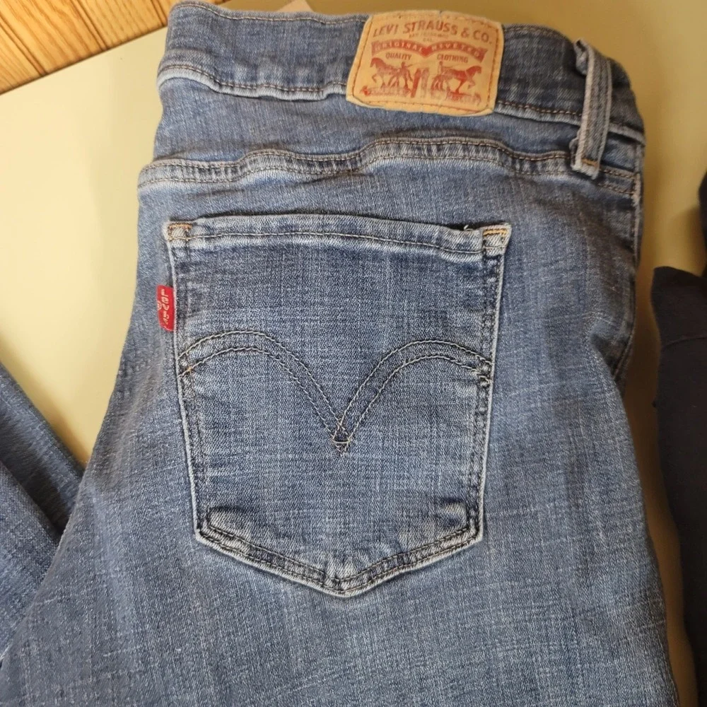 Levis Womens Classic TimelessBootcut Jeans Medium Wash Blue Denim Sz 16 Mid Rise